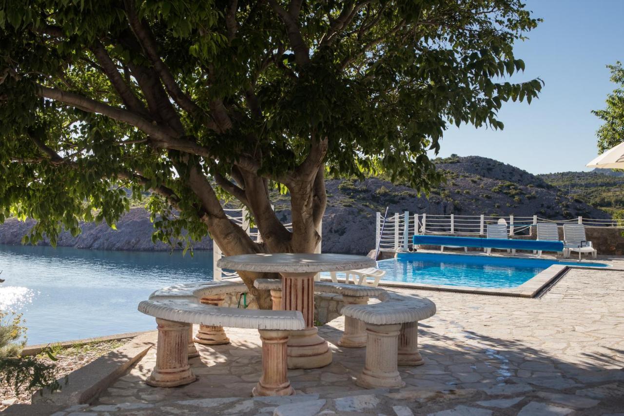 Resort Haus Toma Cesarica Eksteriør billede