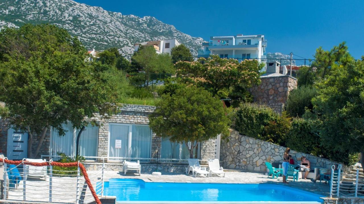 Resort Haus Toma Cesarica Eksteriør billede